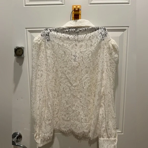 L'AGENCE
Anita Lace Button Up Blouse - Picture 5 of 9